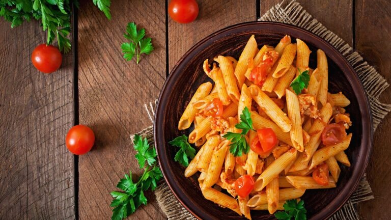 Kale Quinoa and Avocado Salad with Lemon Dijon vuna