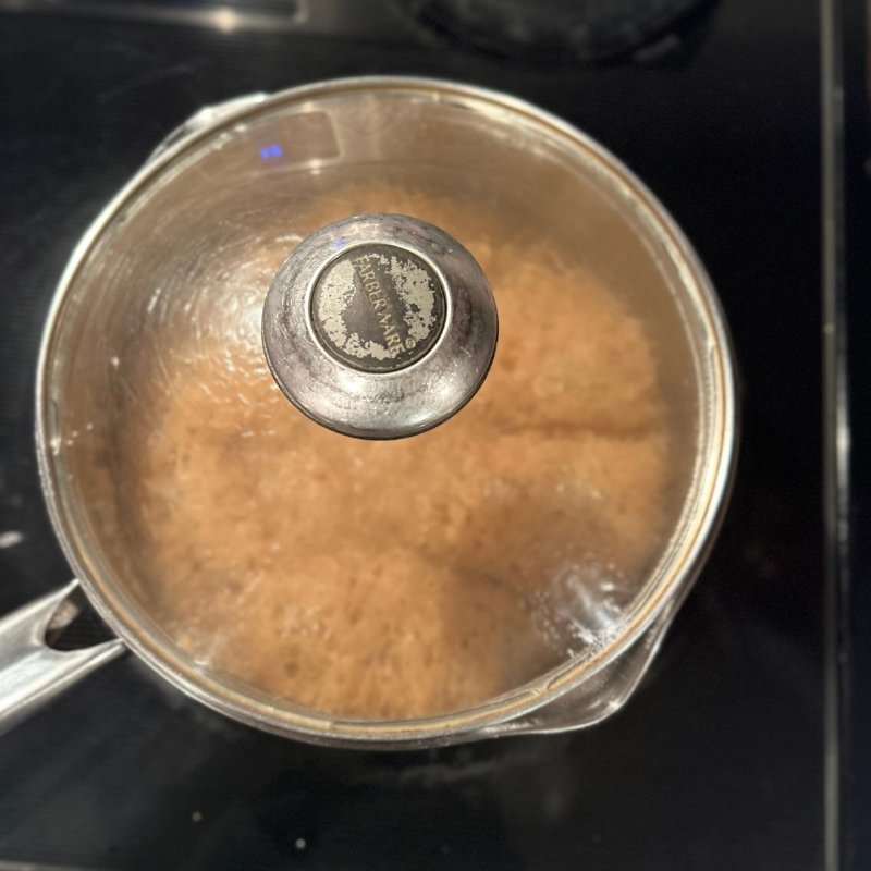 Amaranth porridge simmering