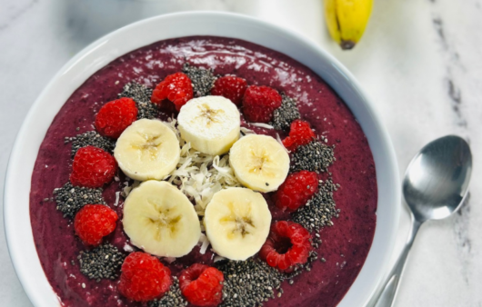 Mixed berry smoothie bowl