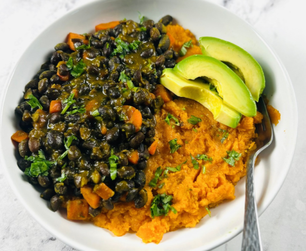Mashed sweet potato and black bean stew